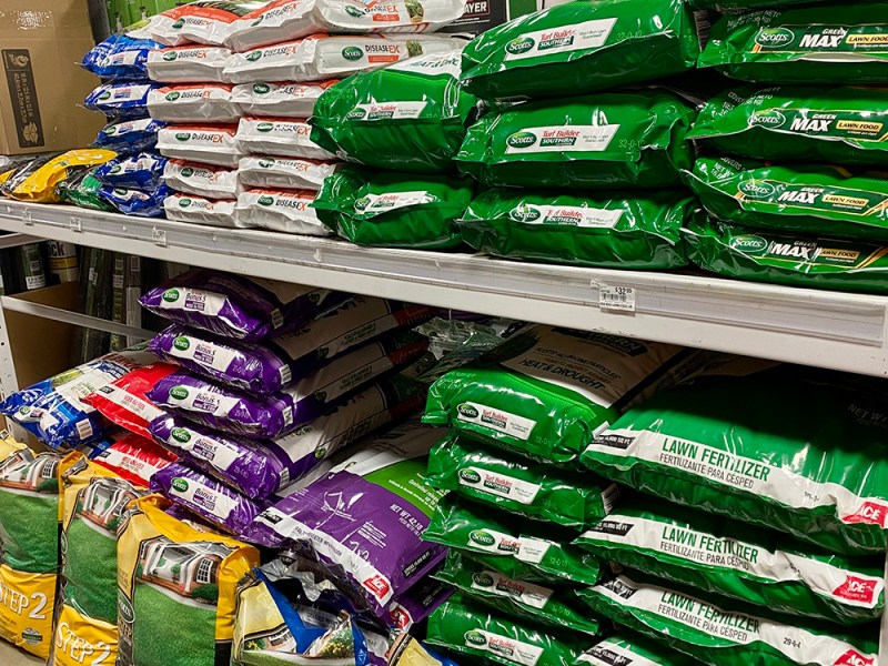 Lawn Maintenance Basics: Fertilizing